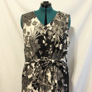 Sleeveless, v-neck maxi dress